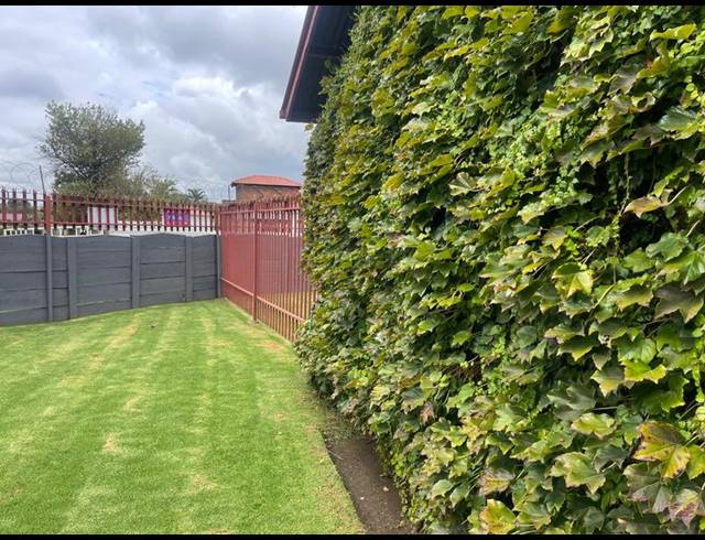 3 BEDROOM HOUSE FOR SALE IN VANDERBIJLPARK CW 4